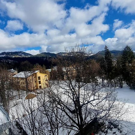 Apartament Eve Câmpulung Moldovenesc エクステリア 写真